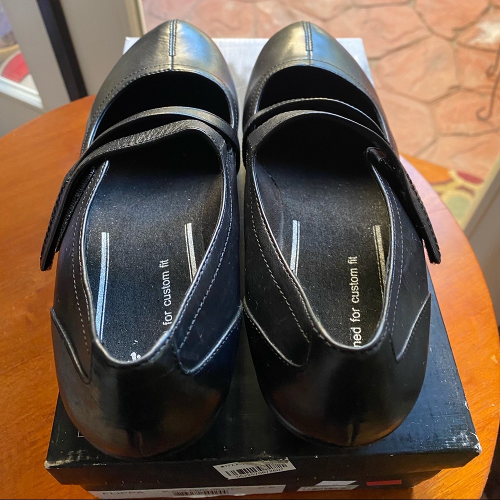 ♥️ WALK- IN  COMPANY , ABEO BLACK LEATHER SHOES  ♥️ - Picture 2 of 7